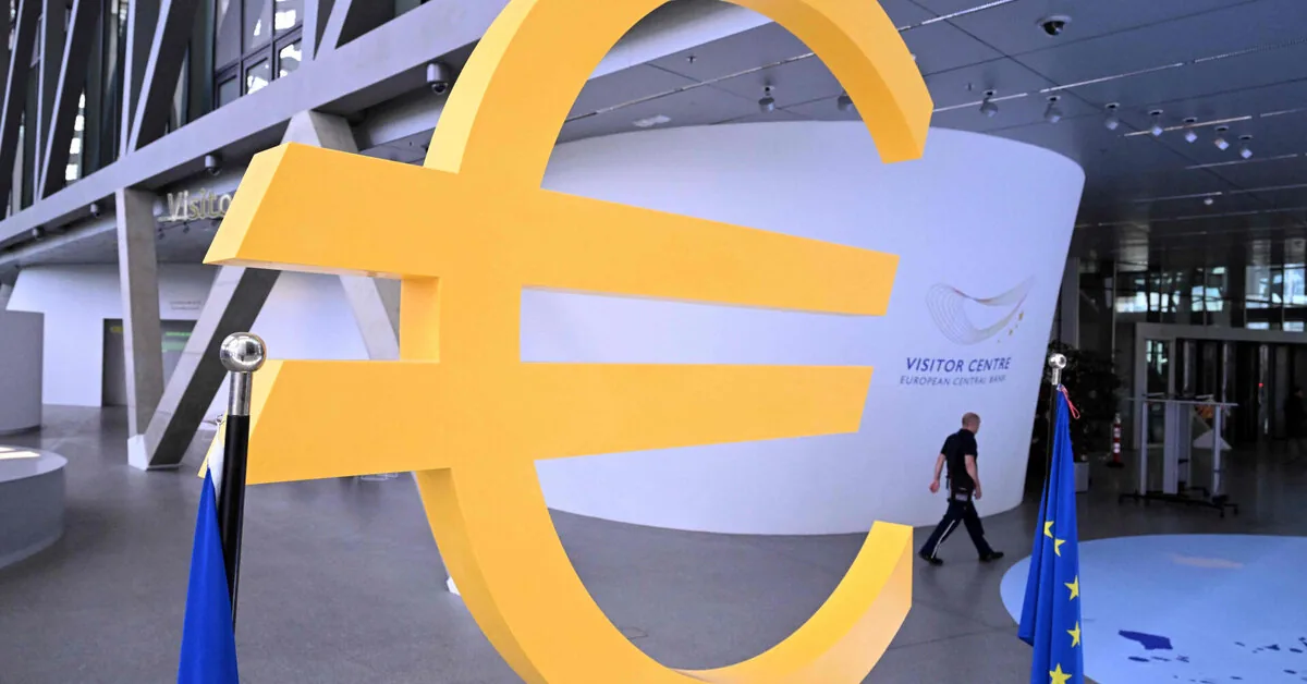 Euro area GDP grew by 0.4%, employment by 0.1%, EU – 0.5 and 0.1% respectively.