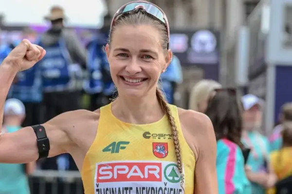 The marathon runner who clenched her muscles and smile after the finish: "Do what you like"