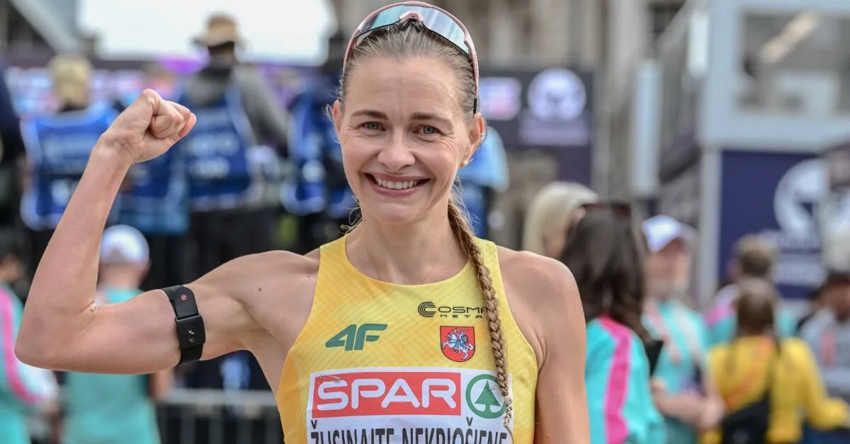 The marathon runner who clenched her muscles and smile after the finish: "Do what you like"