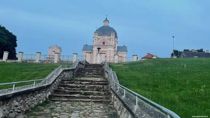 „Po kelionės“ nuotr. / Į Liškiavos bažnyčią galima patekti iš kelių pusių