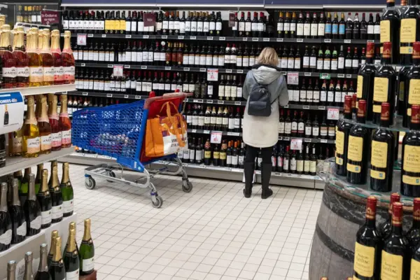 French economic growth stalled in the second quarter, inflation is rising