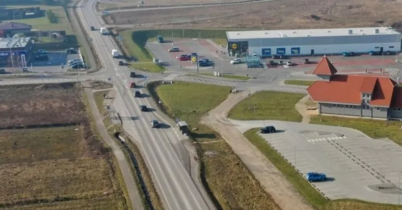 Valstybei neskyrus pinigų savivaldybė kelią tvarkys pati, žiedą gali keisti šviesoforas