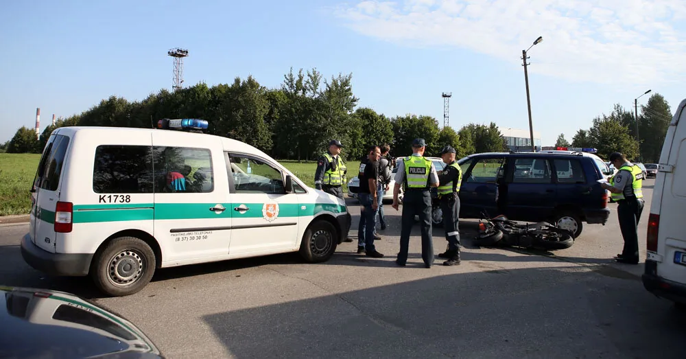 The man mounted the motorcycle but skidded on the asphalt: the police saw the reason with the naked eye