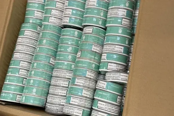 An illegal nicotine pouch factory found in the Kaunas district: hundreds of thousands of boxes discovered
