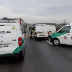 Three cars collided in Panevėžys district – two people injured, traffic closed