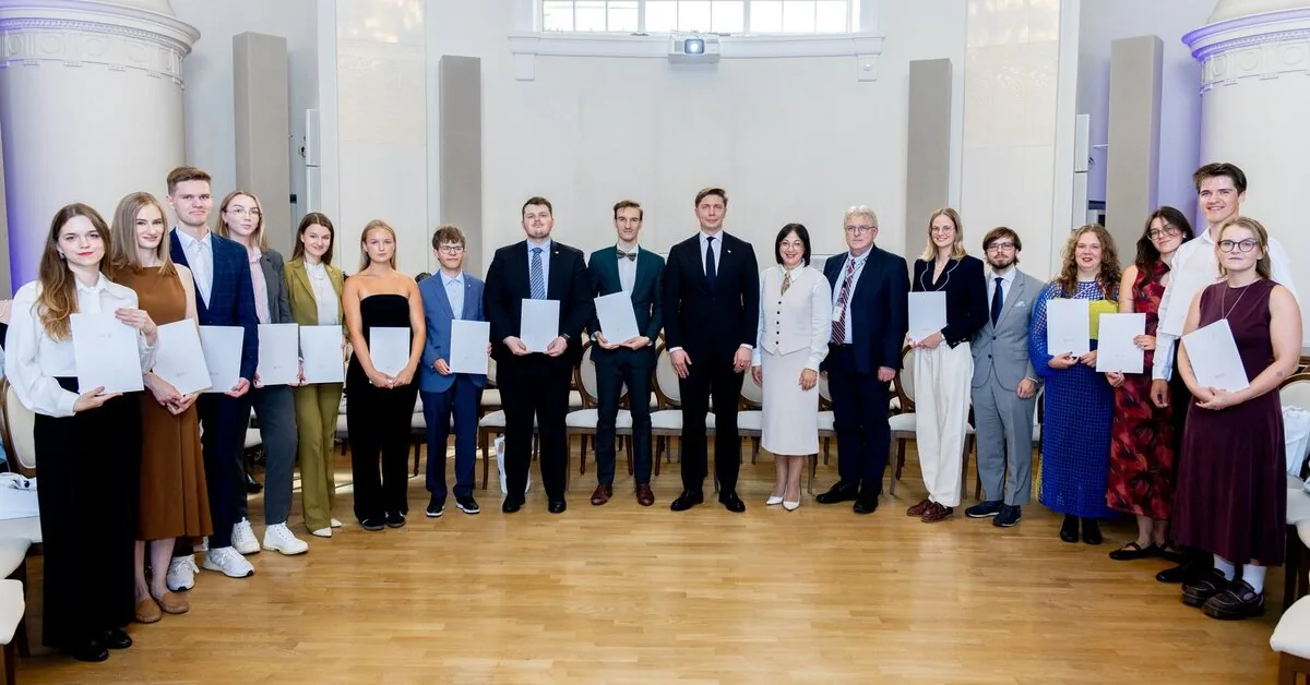 Lithuanian students sent off to the best universities in the world: will return to work for the homeland after studies