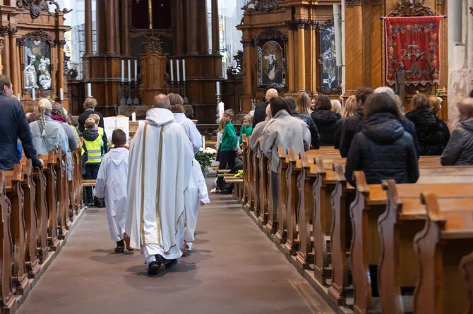 Mass (illustrative photo)
