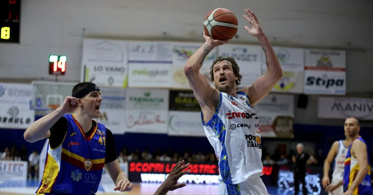44-year-old Simas Jasaitis does not put a period in his career