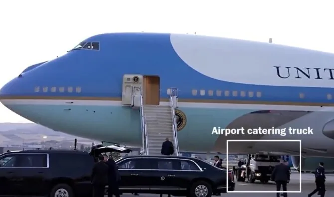 Frame from video/Donald Trump's presidential plane at Ankara airport