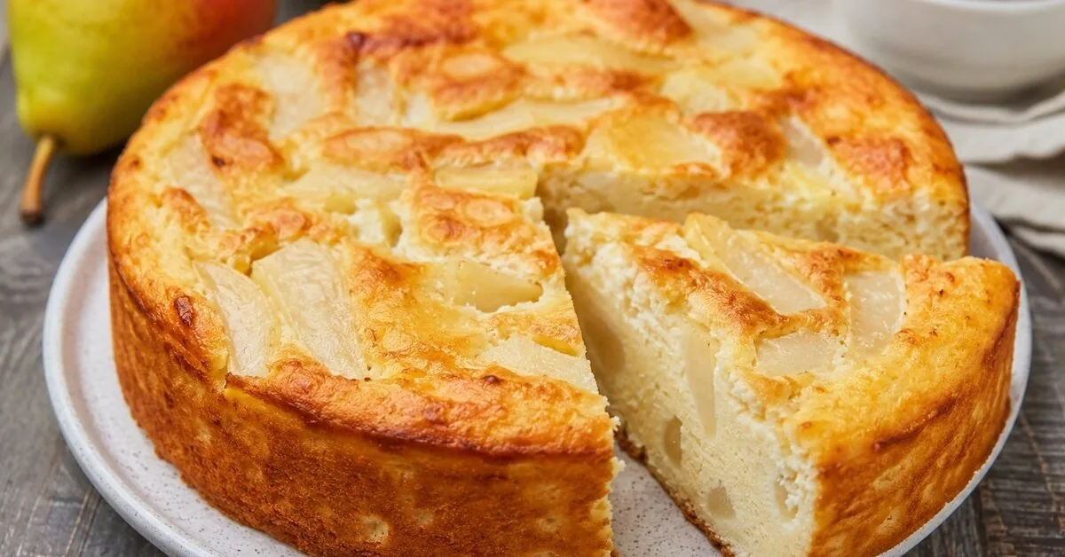 Mix and bake: this curd casserole with pears melts in your mouth