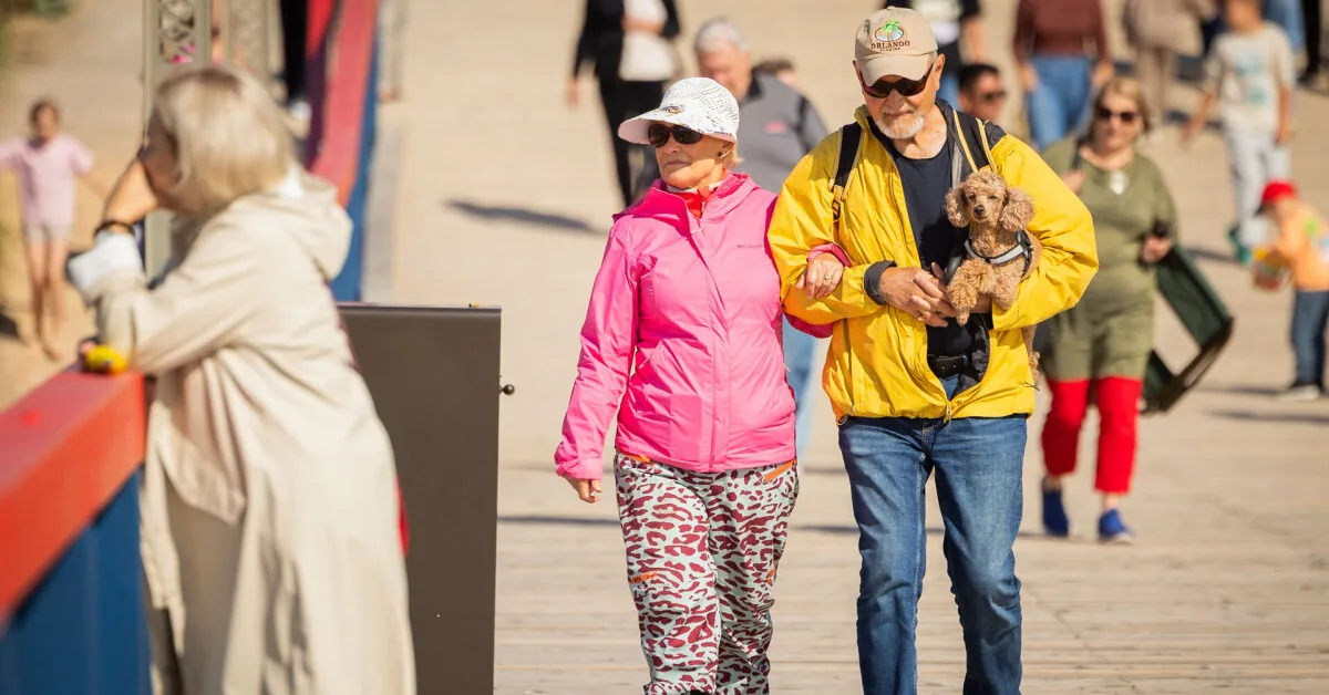 The weather will cool down again, with occasional short-term rain showers
