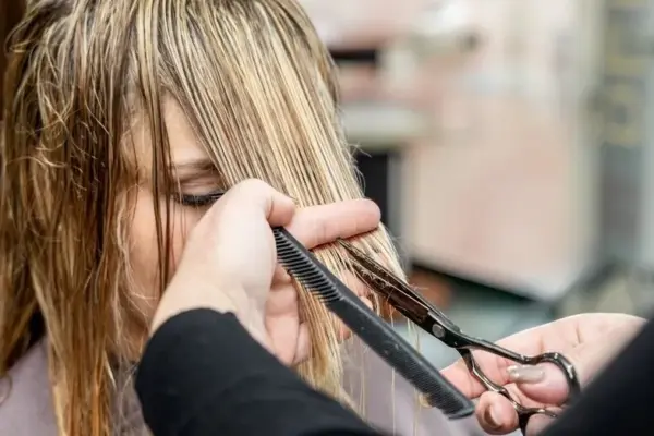 French hairdressers' rule: a 3-step test will show if bangs suit you