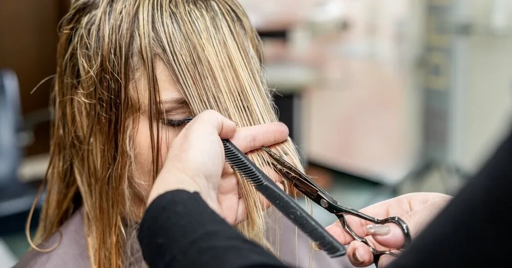 French hairdressers' rule: a 3-step test will show if bangs suit you