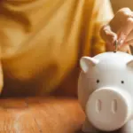 From "living for today" to "investing for the future": four types of youth finances