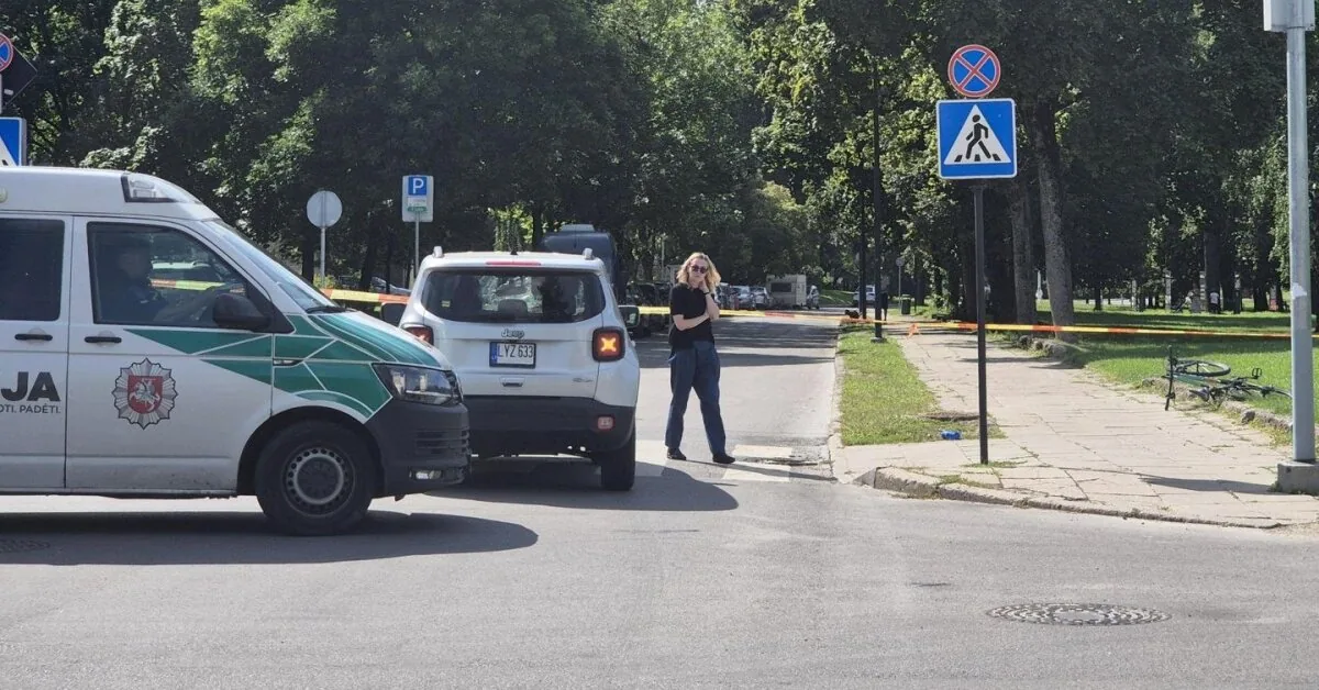 "Guli, nesikelia": traffic accident in Vilnius – police closed the entire street