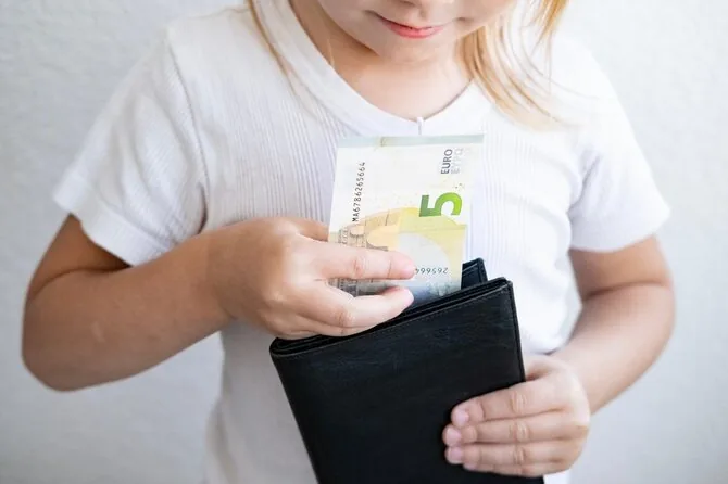 Shutterstock nuotr./Kišenpinigiai vaikui