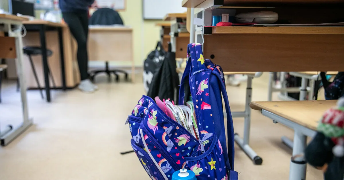 Merai: a lower student number threshold for national minority schools addresses consequences, not causes