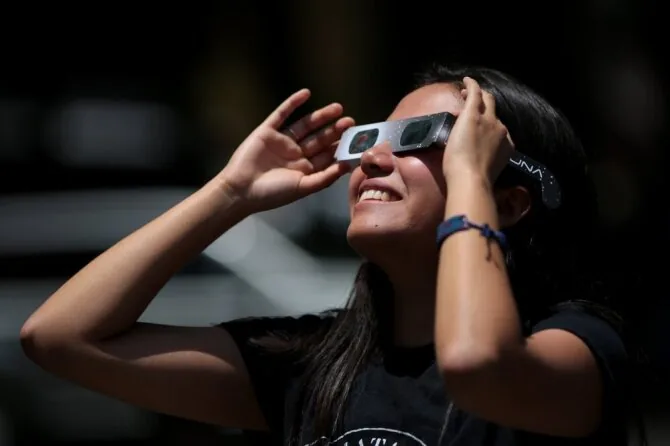 Shutterstock photo/Solar eclipse