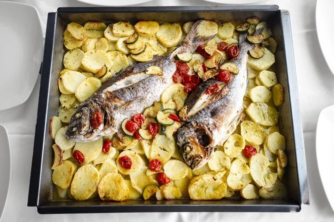 Pranešimo autorių nuotr./Dorada su bulvėmis