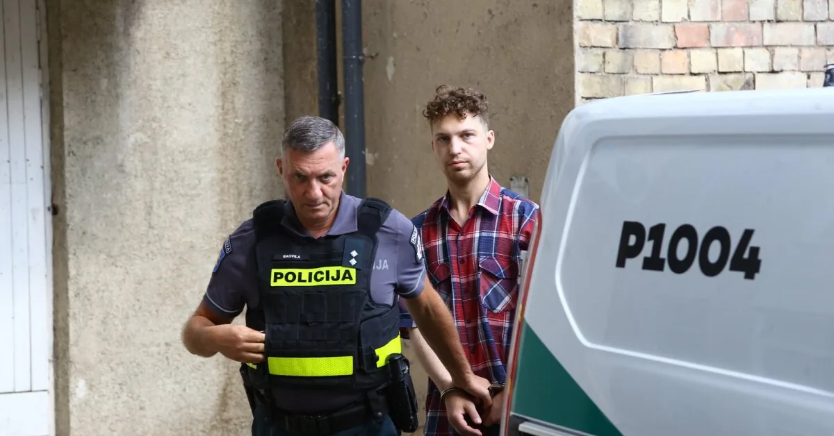 Bank consultant suspected of killing father: lawyer spoke about week-long drinking binge