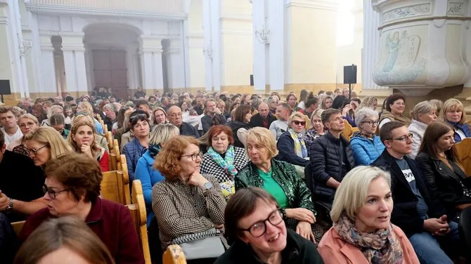 Organizatorių nuotr./Projektas „Šviesos muzika“ Troškūnų bažnyčioje