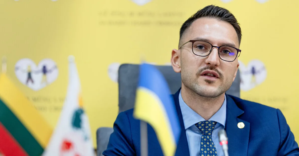 When the parliamentary ethics guards proposed, Karolis Neimantas removed promotional elements from the "Facebook" post
