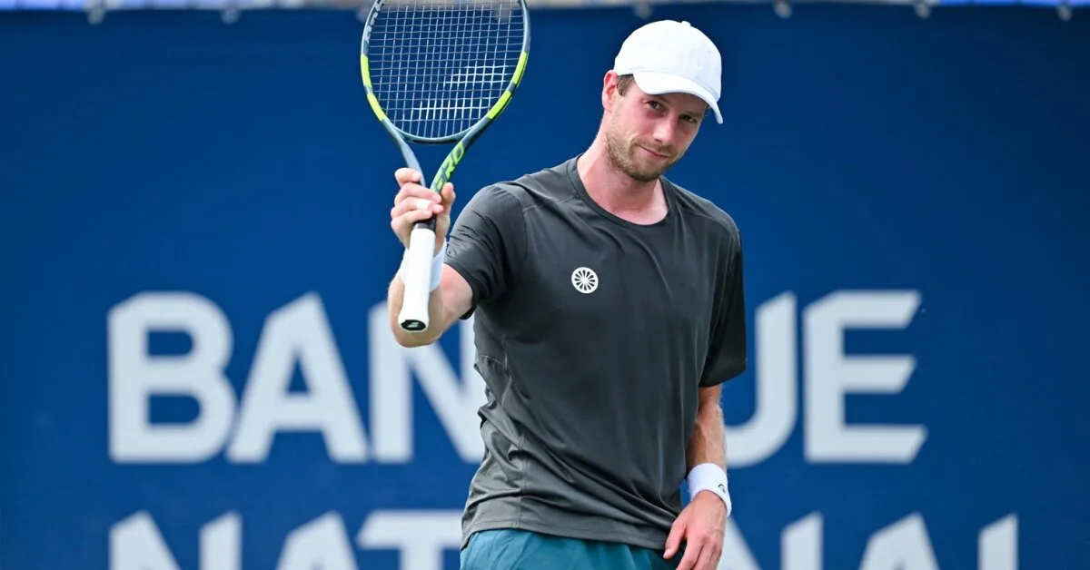 Contender for the hit of the year: Dutch tennis player demonstrated impressive reflexes