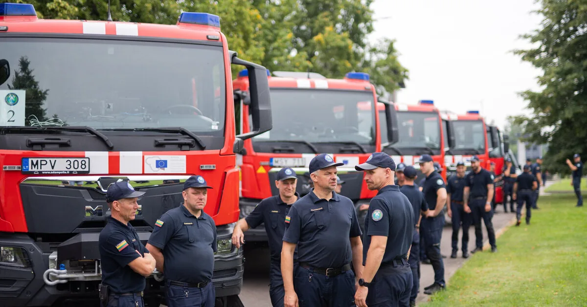 In Lithuania – a welcome for firefighters and medics returning from missions in France and Ukraine