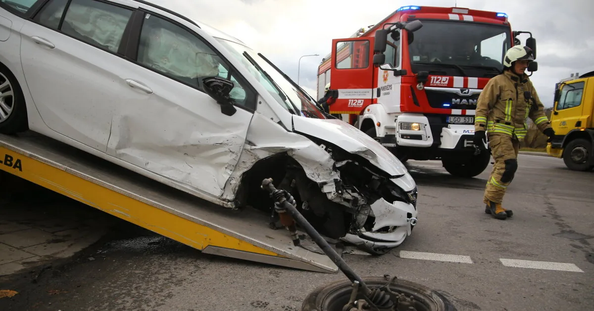 Friday accident on the Vilnius–Panevėžys route: one car flew off the highway