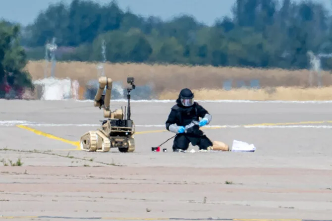 Drone with explosives found at Leipzig airport / IMAGO/EHL Media