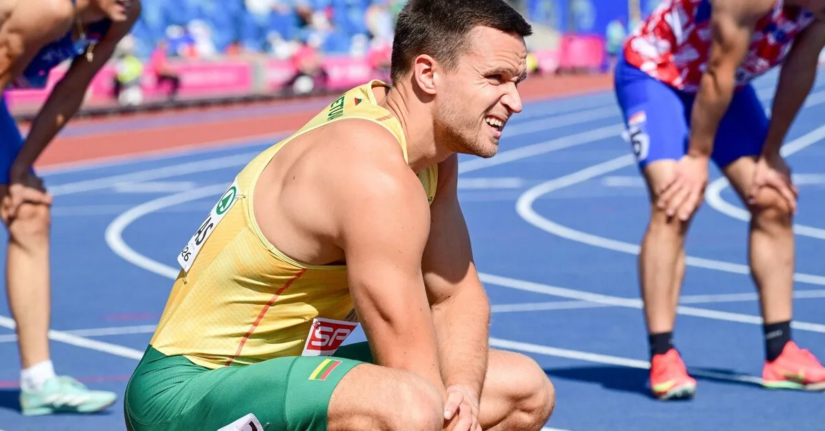 A Lithuanian who couldn't catch up with himself rejoiced over the Latvian's record: "I see how he is growing"