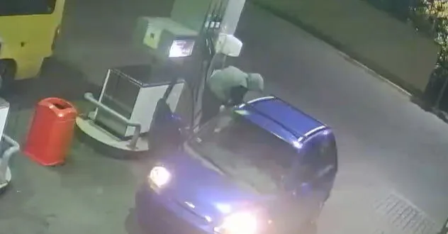 The gas station manager blocked the diesel thief with her car: he escaped by the easiest route