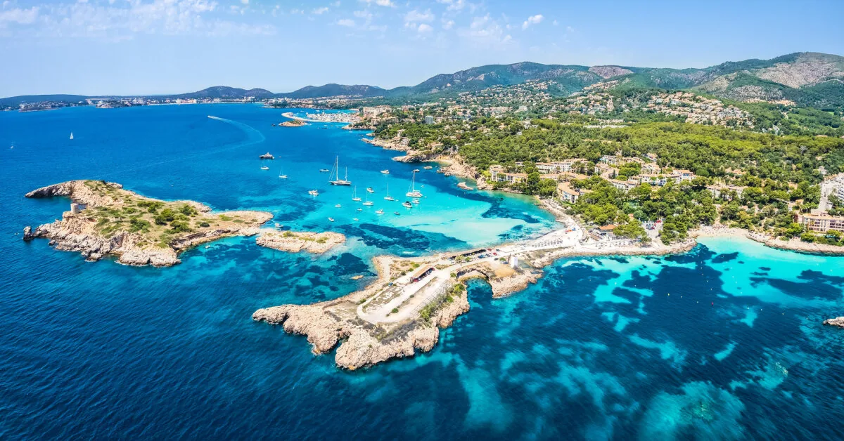 Two blood: Tourists in Spain warned about danger lurking on the beach