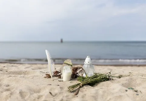 Žvakutės Nidoje Motiejaus Lisausko atminimui