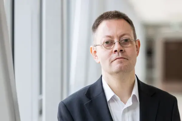 Parliamentary Commissioner proposes more active public involvement in the EU legislative process