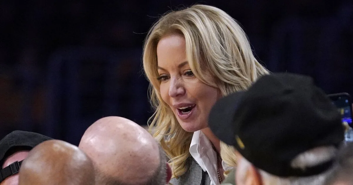 Family drama: long-time "Lakers" owners prepare for legal battle