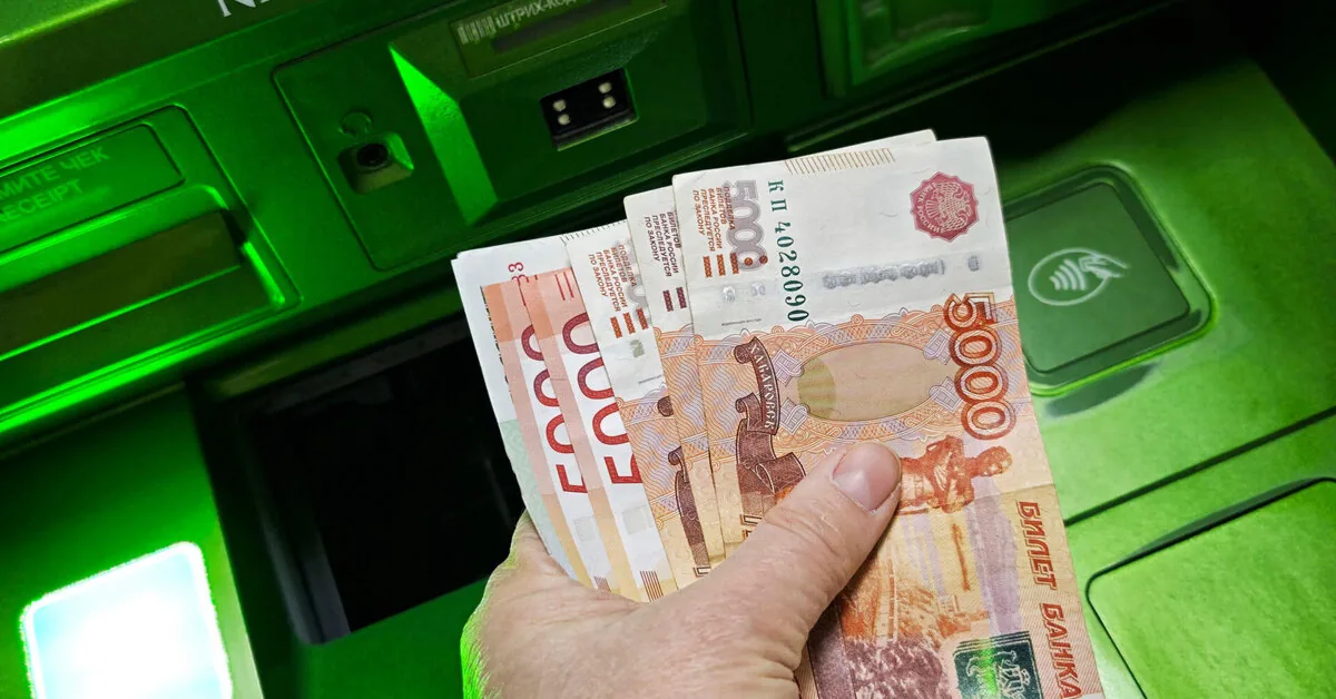 Rising panic over war and possible deposit confiscation, Russians are emptying bank accounts
