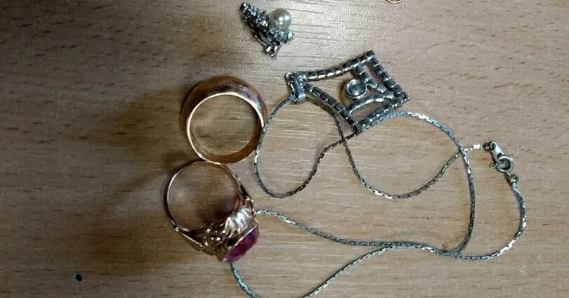 Panevėžietė missed a box with gold jewelry, although no signs of burglary were found