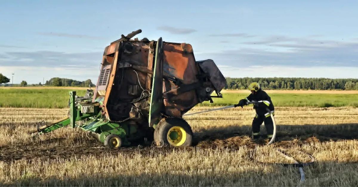 Accident during the working season: A hay press started burning in the fields of Tauragė district