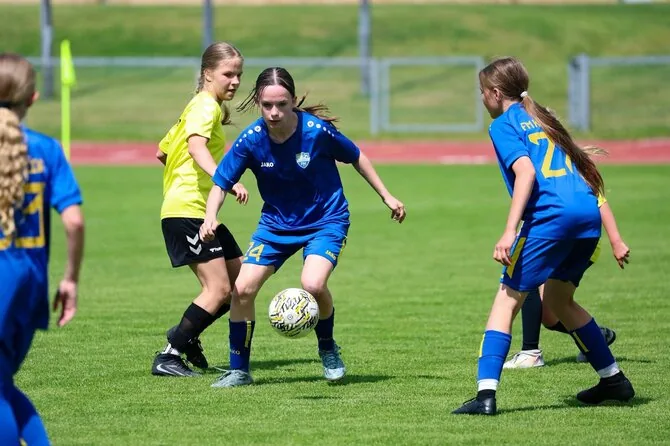 Photo by lff.lt/Young female footballers