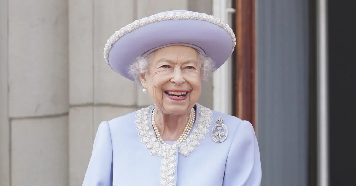Royal rules at 10 km altitude: here is what Elizabeth II demanded from the aircraft crew