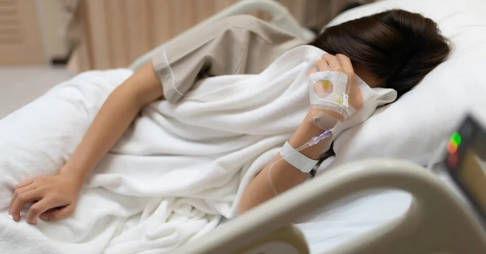After a tick bite during vacation – 42 days in a coma: a woman's life turned into a nightmare