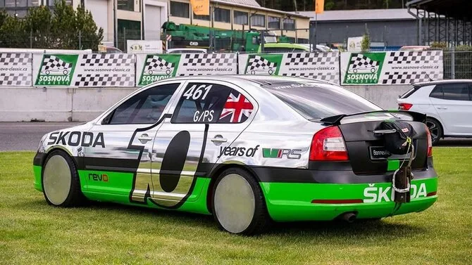 Škoda iliustr./Rekordinė Škoda Octavia RS