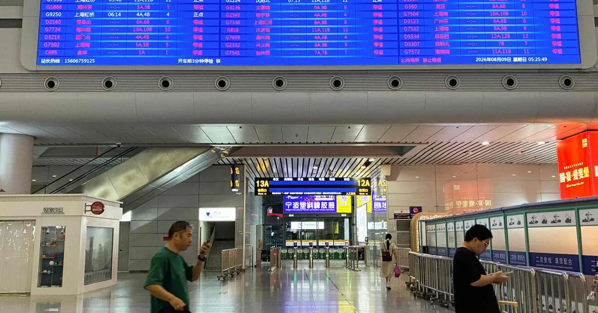 As Typhoon "Dolphin" Approaches, Flights Canceled and Evacuations Underway in China