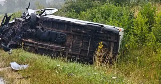 „Rescuers freed those trapped from the crushed car“: minibus – overturned in a ditch