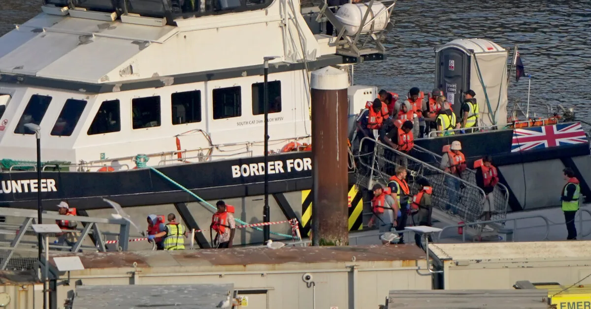 Channel ship caught fire: nearly 160 migrants rescued