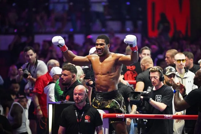 Reuters/Scanpix photo/Anthony Joshua against Kristian Prenga