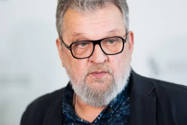 The director of the Miltinis Theatre says he is negotiating with the actor and revealed the future of "Macbeth"