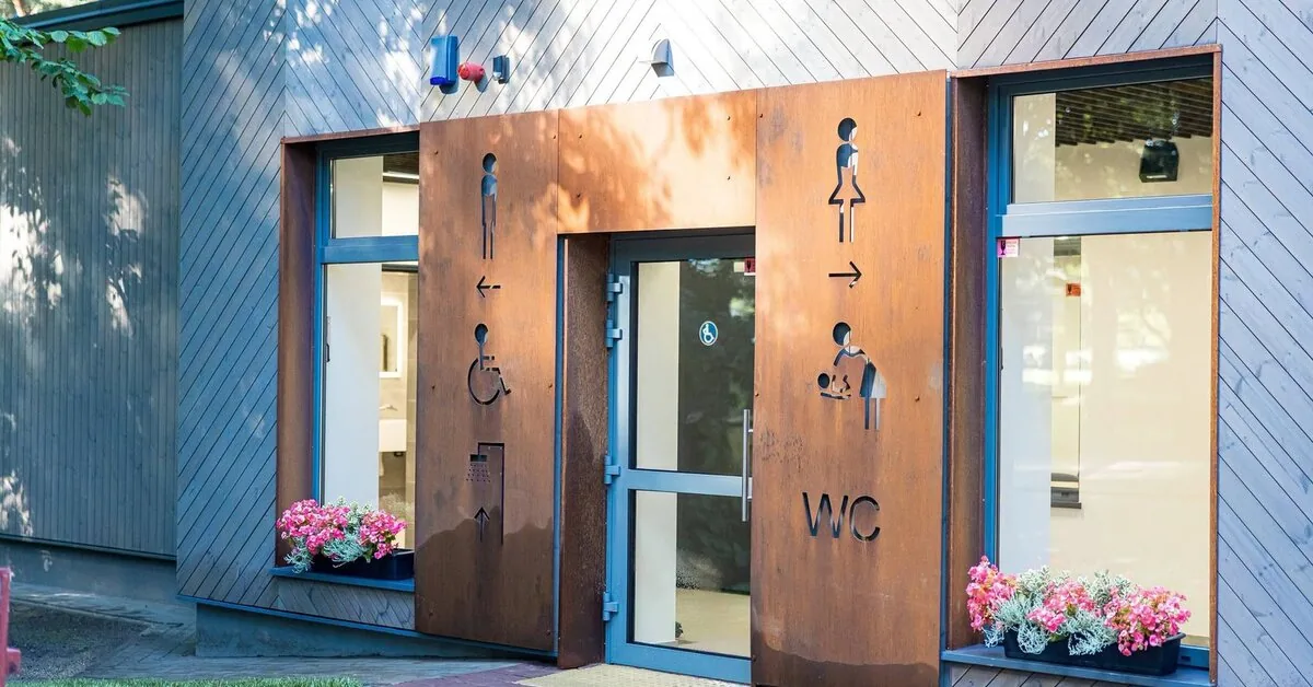„It's more than a toilet“: A sanitary building called golden opened in Palanga after reconstruction