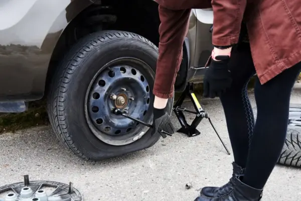 Car service center – mass intruder attack: damage being assessed, police are working